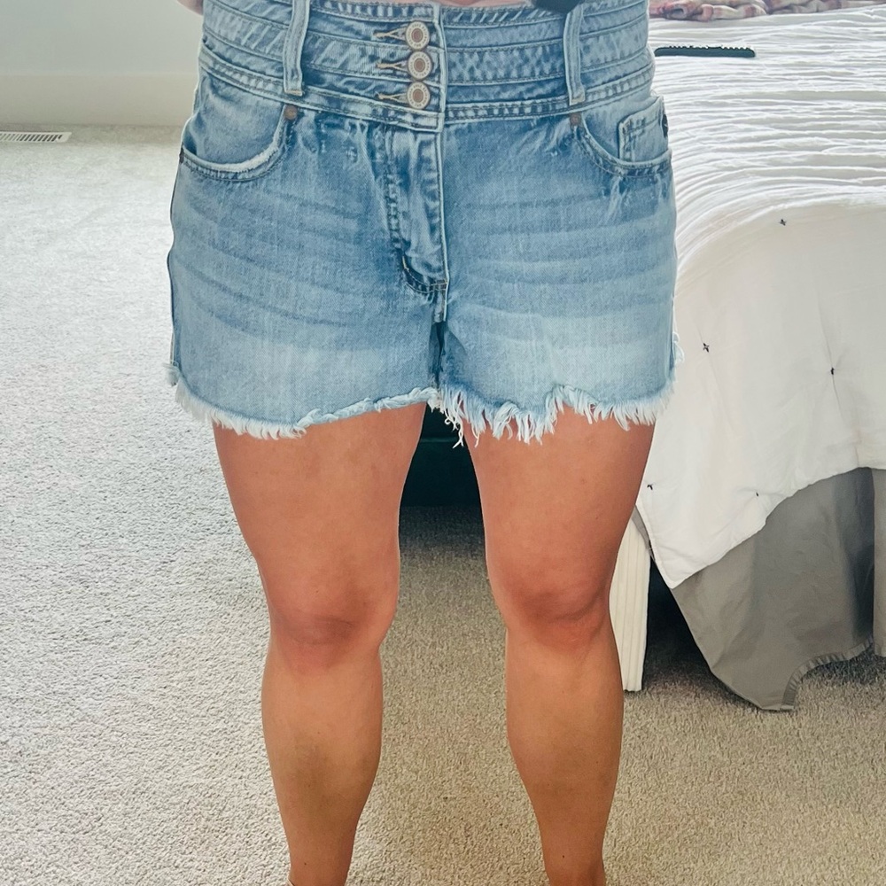 KanCan Blue Jean Shorts Distressed Hem Size L (27-29 inch waist)